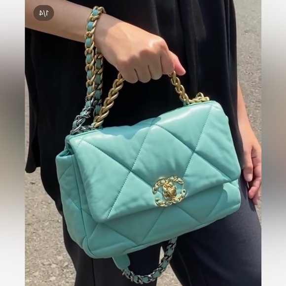 ❌Reserved❌🔥🔥Chanel Tiffany Blue Flap 19 Small Flap - Picture 2 of 16
